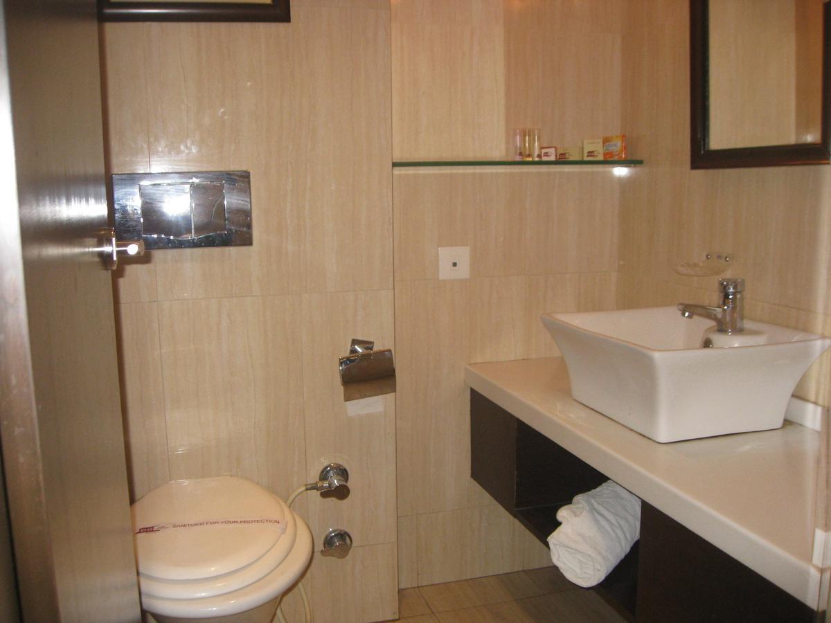 Hotel D'Grand Bareilly Exterior photo