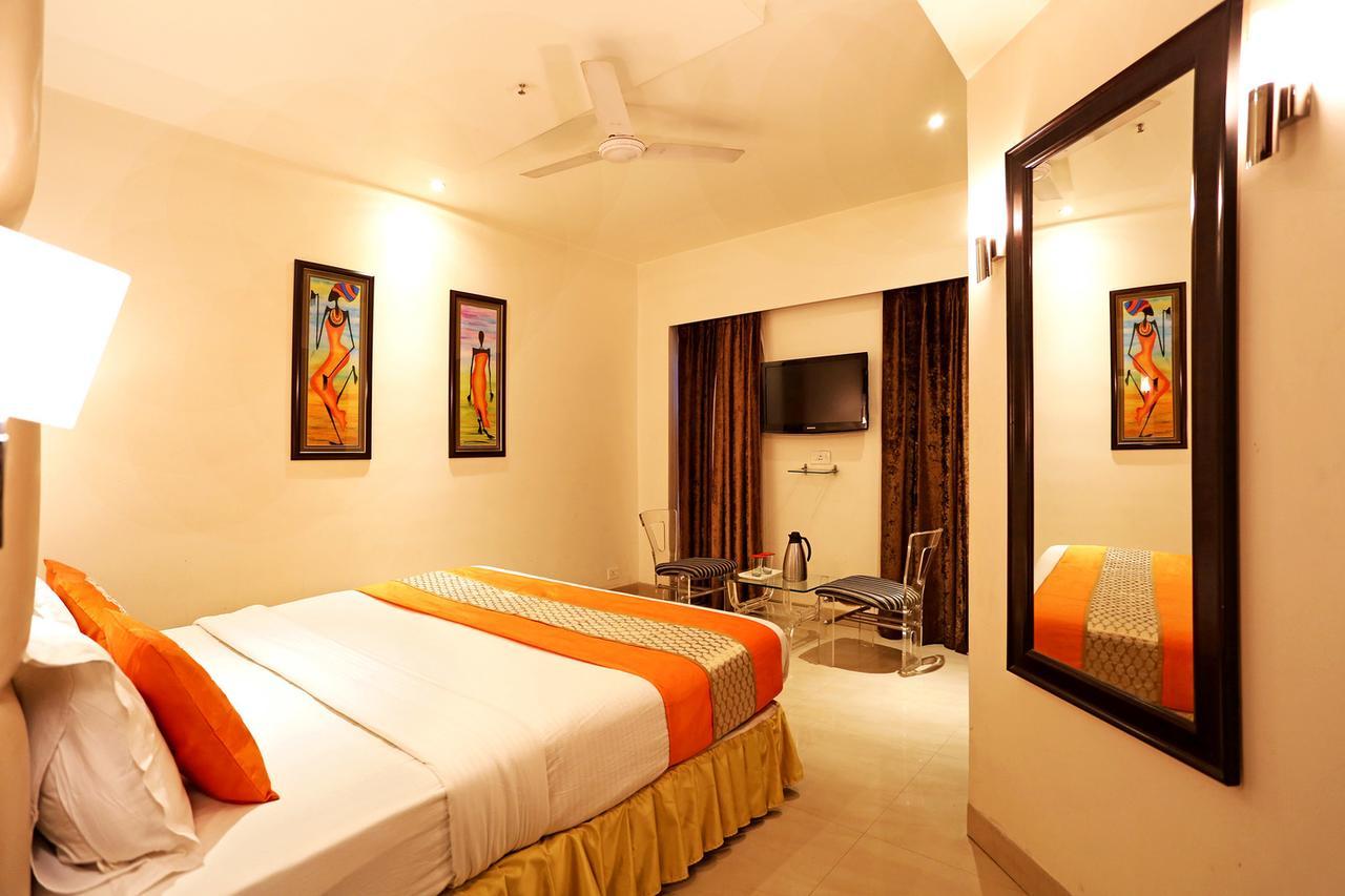 Hotel D'Grand Bareilly Exterior photo